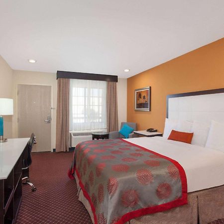 Ramada By Wyndham Culver City Лос Анджелис Екстериор снимка