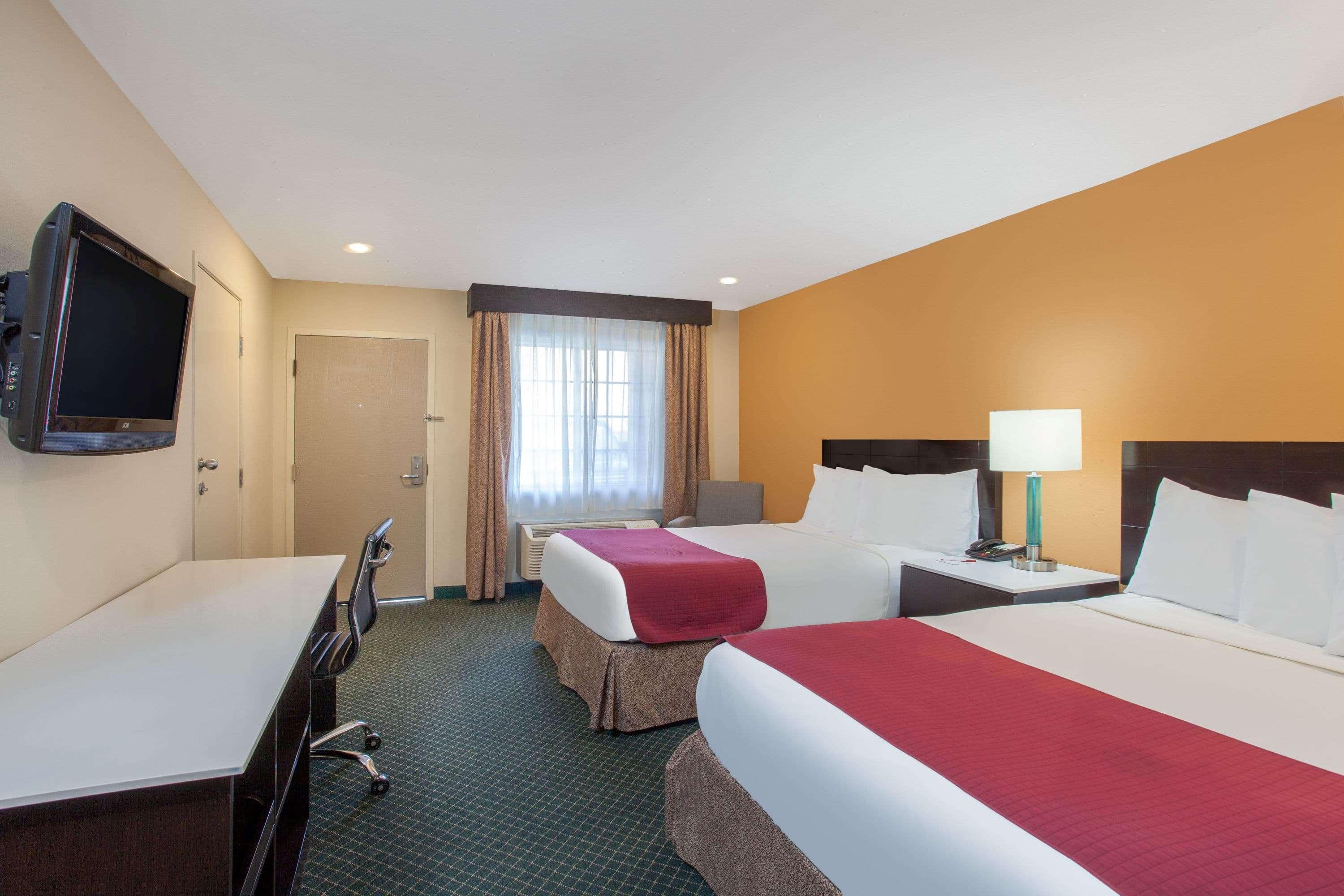 Ramada By Wyndham Culver City Лос Анджелис Екстериор снимка